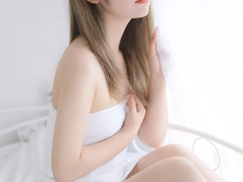 《雨后的同桌》主题画面